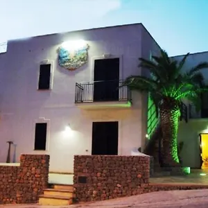Torre Salina Bed & Breakfast Macari